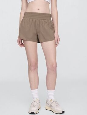 GapFit 3” Mid Rise Runaround Lined Running Shorts